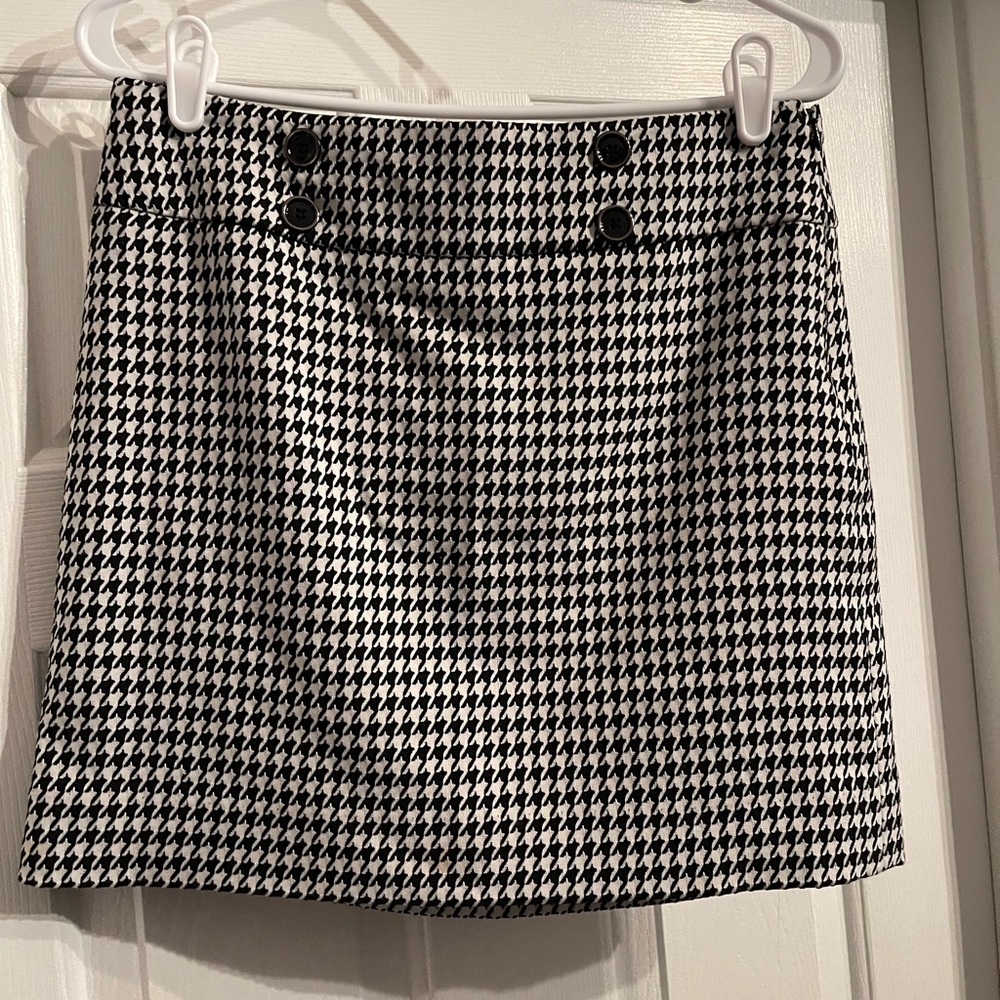 The Limited Size 2 Classic Houndstooth mini skirt